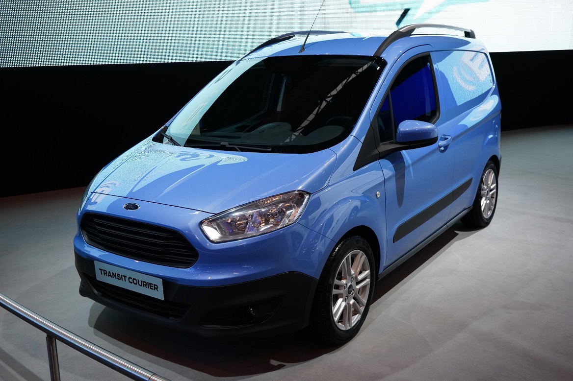 Ford Transit Courier.JPG